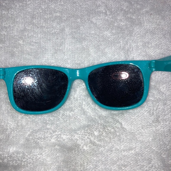 sunglasses for toddler 🩵🕶️💛🕶️🩵 - Picture 5 of 16